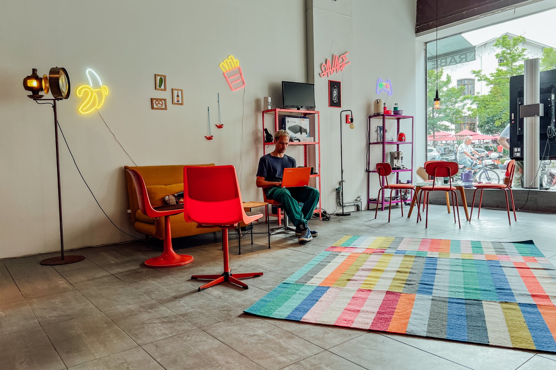 Local Hub 13